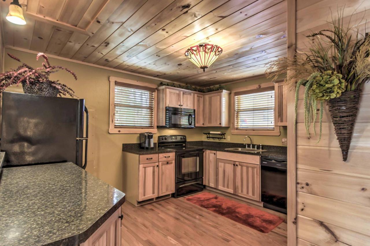 Private Sevierville Cabin With Mountain Views And Loft Exterior foto
