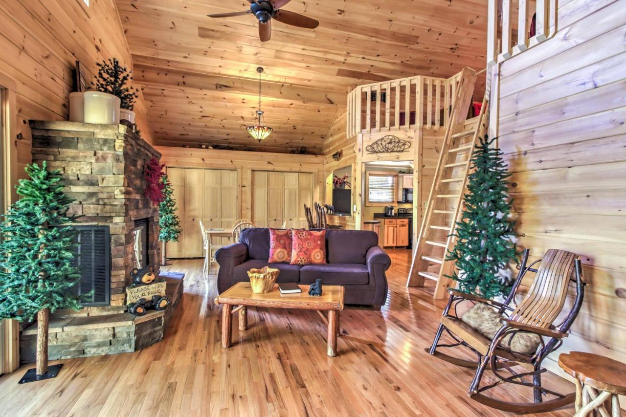Private Sevierville Cabin With Mountain Views And Loft Exterior foto