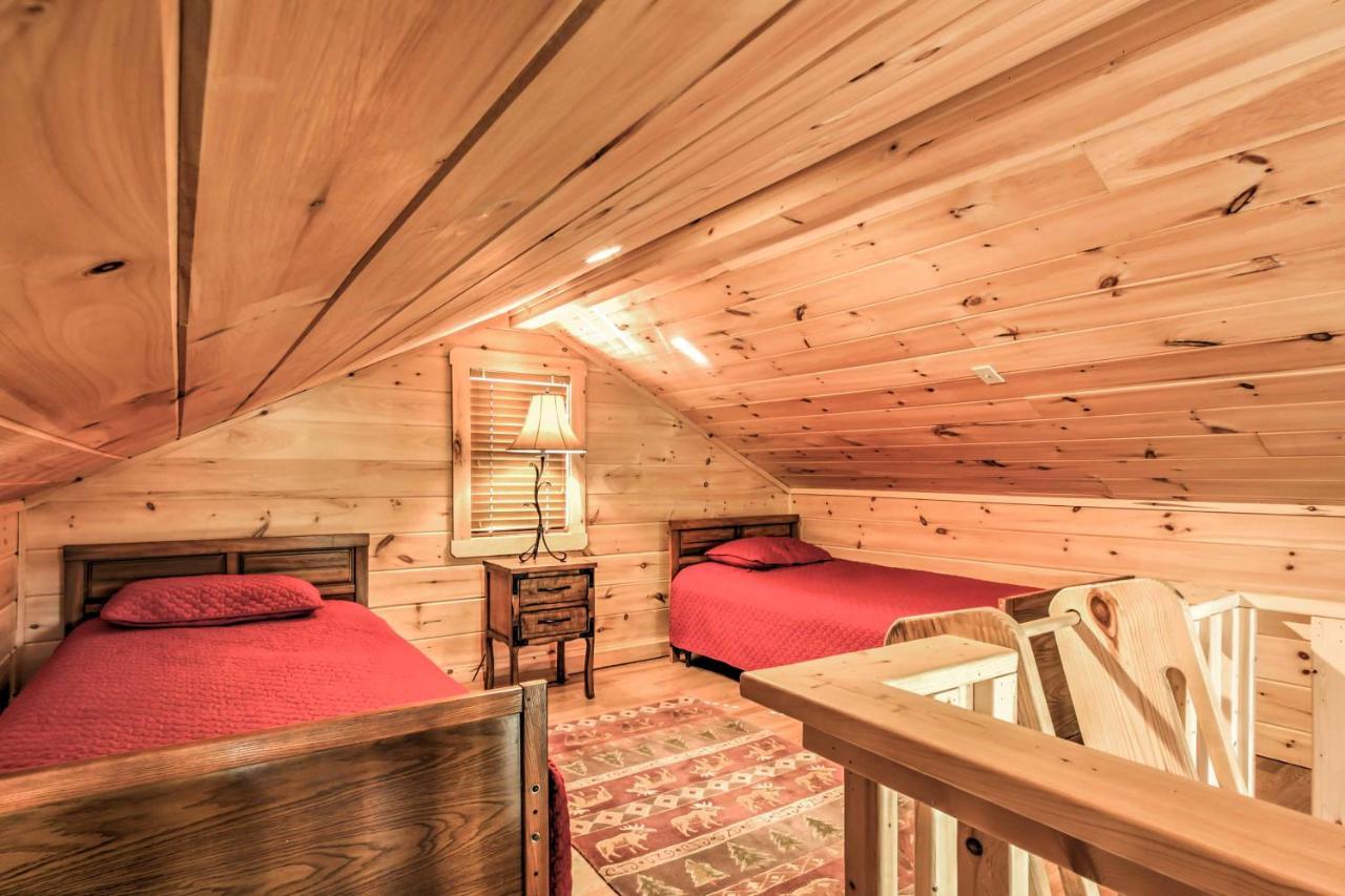 Private Sevierville Cabin With Mountain Views And Loft Exterior foto