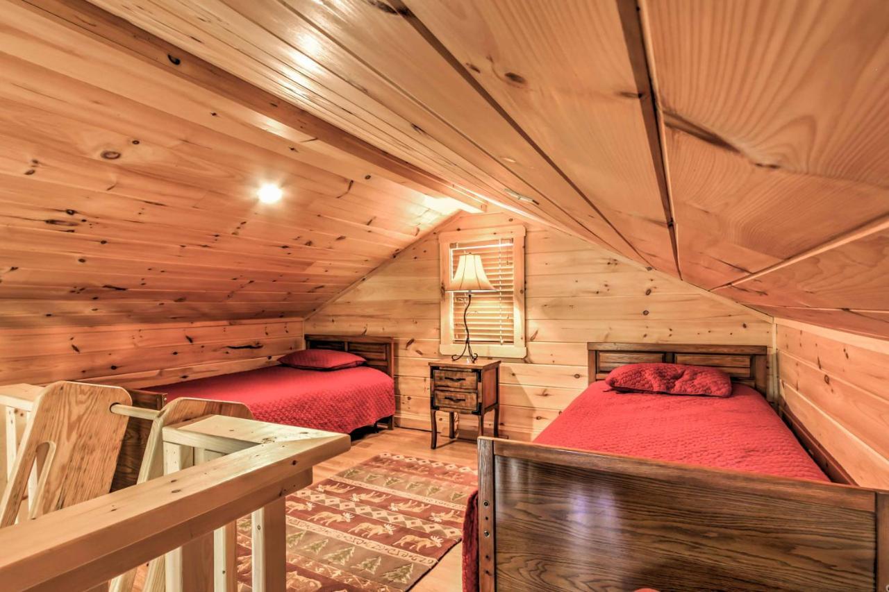 Private Sevierville Cabin With Mountain Views And Loft Exterior foto